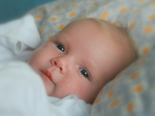 Ganz nahe bei Mama baby-im-beistelbett