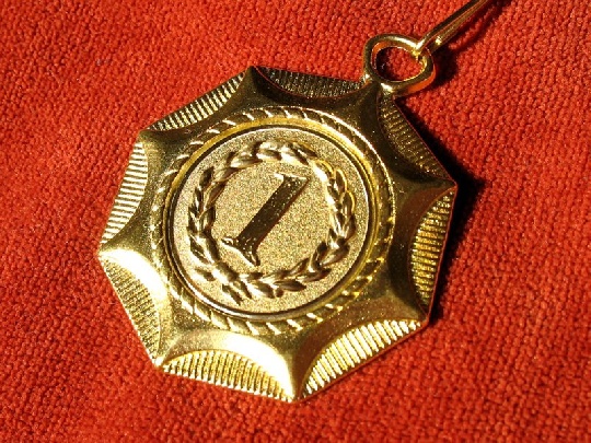 Wer gewinnt die Goldmedaille? mottoparty-olympiade