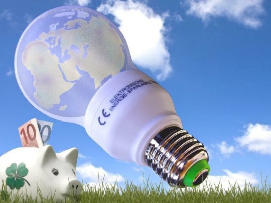Energie sparen spart auch Geld hochspannungsmast