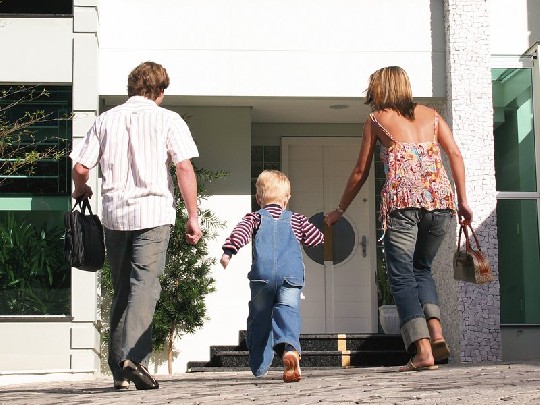 Ein neues Zuhause kind-zur-adoption-freigeben