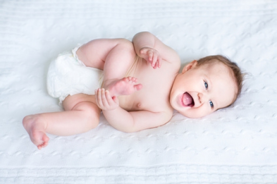 Schluckauf beim Baby ist ein natürlicher Schutzreflex. schluckauf-beim-baby