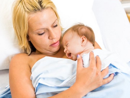 Liegt das Kleine auf dem Bauch - ist alle Anstrengung vergessen! neugeborenes-auf-mamas-brust
