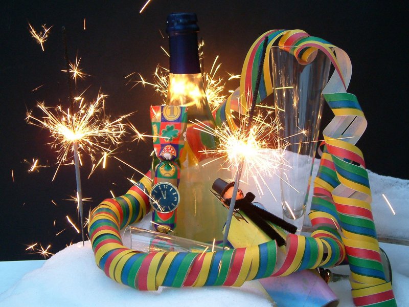 Silvester zu Hause mit Kindern feiern, eine Familienparty