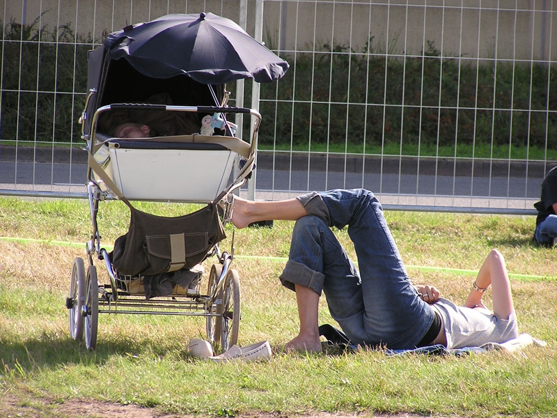 babys-erster-spaziergang