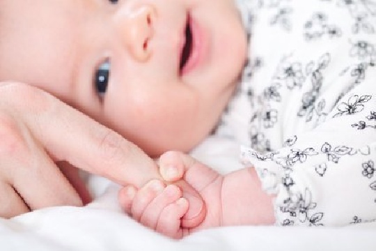 Motorische Fähigkeiten entwickeln sich rasch ! baby-3-monate
