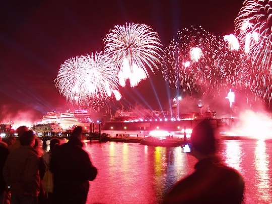 Feuerwerk: Jedes Jahr ein schönes Silvesterspektakel feuerwerk-zu-silvester