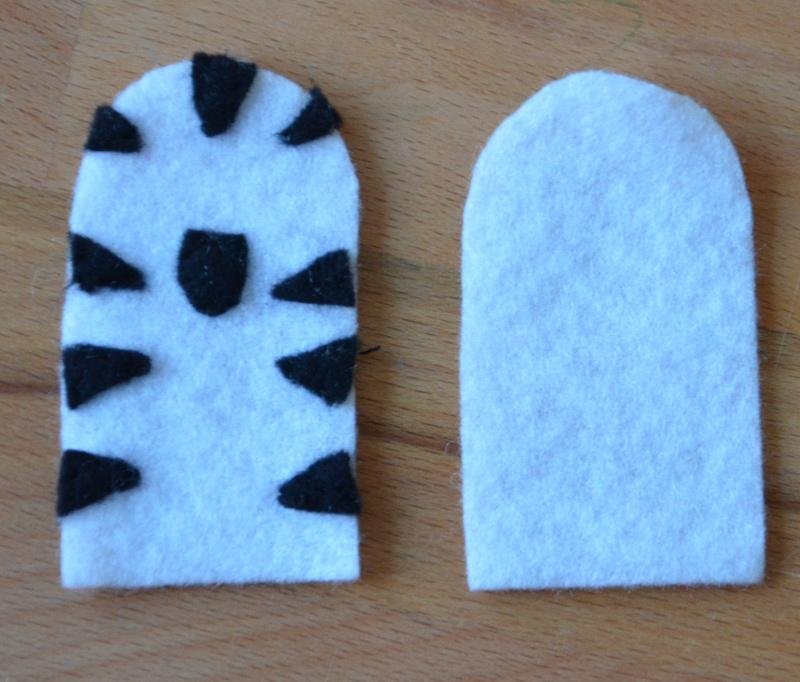 fingerpuppezebra2